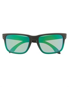 Солнцезащитные очки с эффектом градиента Oakley