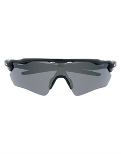 Солнцезащитные очки в массивной оправе с затемненными линзами Oakley