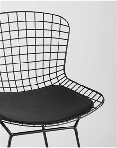 Барный стул с низкой спинкой Bertoia черный с черной подушкой BTY 24L P6 BL BL Stool group