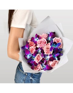 Букет из космических орхидей и розовых роз Л'этуаль flowers