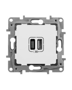 Розетка Legrand Etika 672236