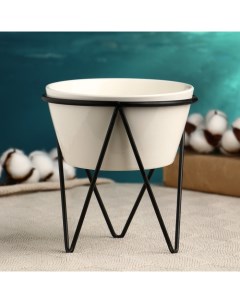 Горшок для цветов «Треугольник» керамический, 550 мл, 15×13×13 см, белый, на чёрной металлической подставке Take it easy