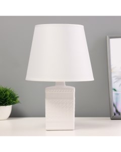 Настольная лампа «Ираида» Е14 40 Вт белый 20×20×32 см Risalux