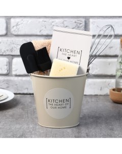 Набор подарочный «» Kitchen the heart of our home: полотенце, губка, венчик, кухонная лопатка, кисть Доляна