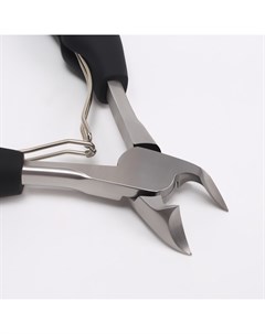 Кусачки педикюрные, с колпачком, с прорезиненными ручками, изогнутое лезвие, 12.5 см, длина лезвия-15 мм, чёрные, серебристые Qf