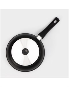 Сковорода «Традиция», d=24 см, стеклянная крышка, съёмная ручка, антипригарное покрытие, алюминий, чёрная Kukmara
