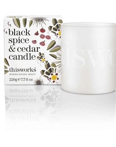 Ароматическая свеча Black Spice & Cedar С корицей, кедром и ладаном 220 This works