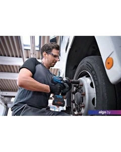 Гайковерт GDS 18V-1050 H Professional 06019J8502 (с 2-мя АКБ 8 Ah, кейс) Bosch