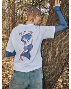 Футболка белая с принтом в виде русалки и надписью "rusalki ne tonyt" Mark formelle