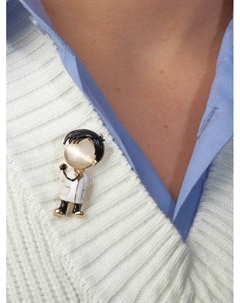 Брошь «Доктор» мальчик, чёрно-белая в золоте Qf