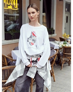 Свитшот белый с надписью "надо мною, кроме твоего взгляда, не властно лезвие ни одного..." Mark formelle