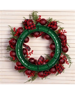 Венок новогодний d=37 см «. Уютная сказка» клетчатые ленты, веточки, шары Зимнее волшебство