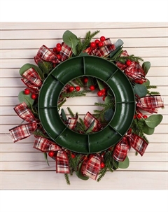 Венок новогодний d=35 см «. Уютная сказка», с лентами, листьями и ягодами Зимнее волшебство