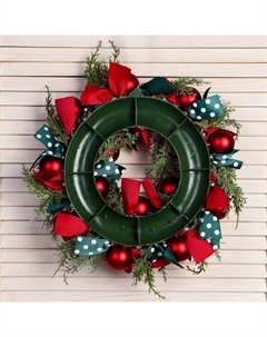 Венок новогодний d=30 см «. Уютная сказка», с красными шарами и лентами Зимнее волшебство
