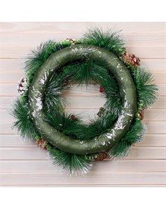 Венок новогодний d=26 см «. Уютная сказка» с ягодами, шишками, цветами Зимнее волшебство