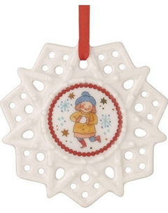 Елочная игрушка Hutschenreuther Christmas Games Девочка в шапке со снежком / 02248-727505-27618