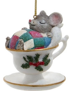 Елочная игрушка Kurt S. Adler Christmas 2024. Мышка в чашке спит / E0964_2 Kurt s. adler