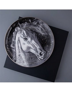 Тарелка декоративная "Черный мустанг" Императорский фарфоровый завод