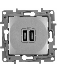 Розетка Legrand Etika 672435