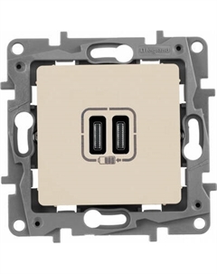 Розетка Legrand Etika 672335